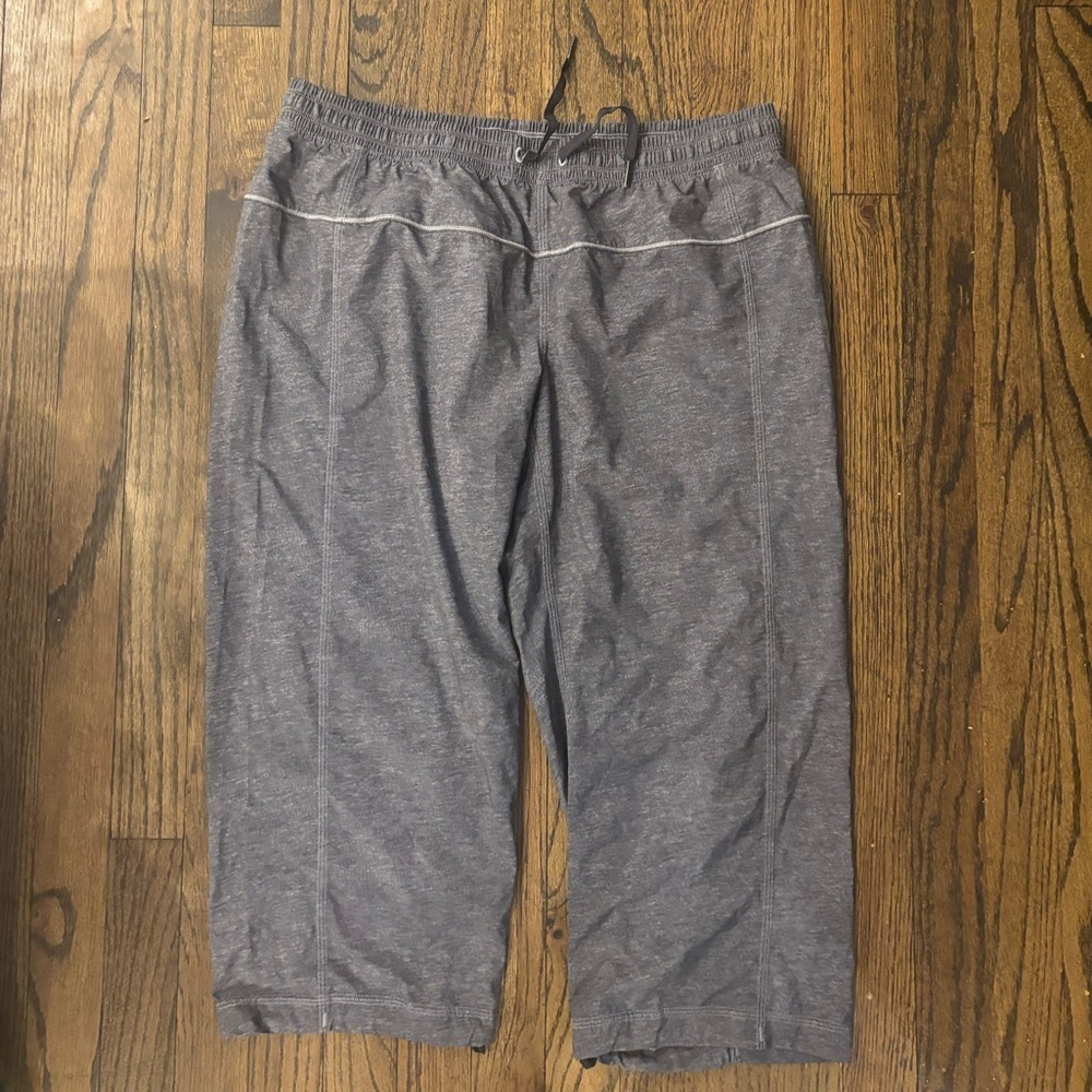 Lululemon Step Lively Heathered Texture Printed Grey Deep Coal Crop Pants - 10